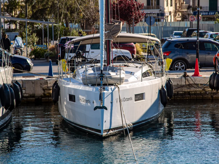 Pronajmout si Jeanneau Sun Odyssey 410 v Preveza
