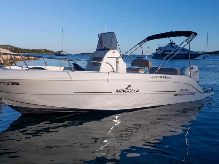 Pronájem lodi Mingolla Brava 22 Open v Šibenik  na Samboatu