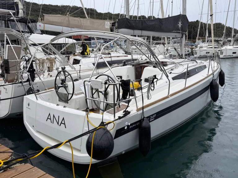 Pronájem lodi Jeanneau Sun Odyssey 349 v Pula na Samboatu