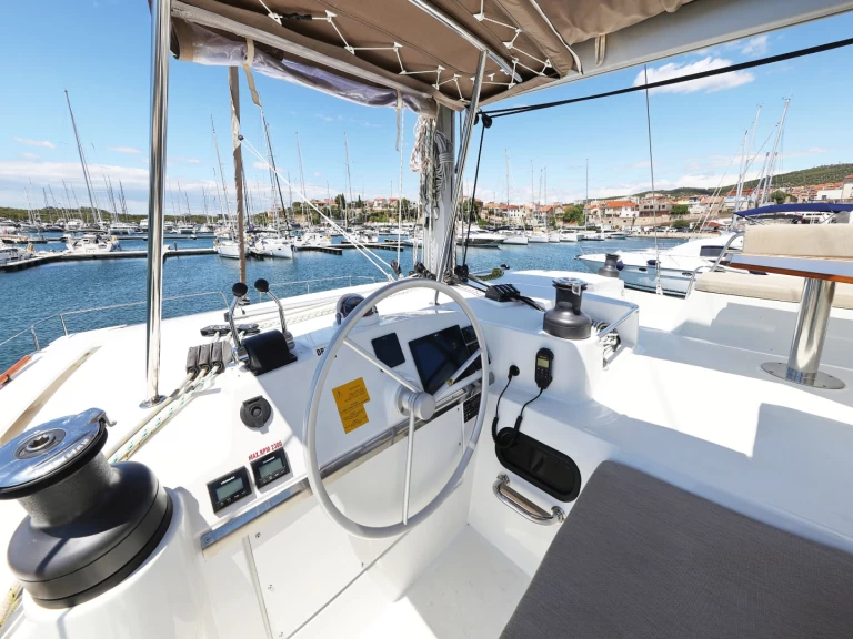 Pronájem Katamarán v Šibenik  -Bali Bali 4.4