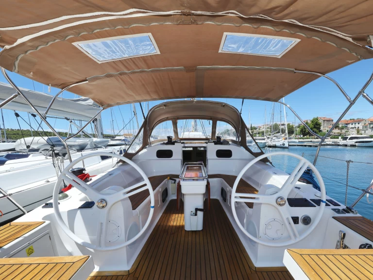 Elan Impression 45 jednotlivci a charterové společnosti v Šibenik 