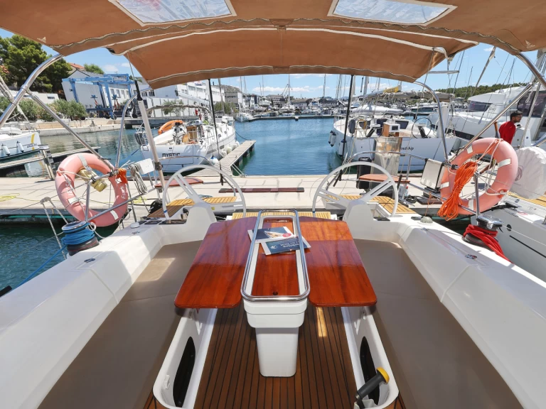 Pronájem jachty v Šibenik  -Elan Impression 45 na Samboatu