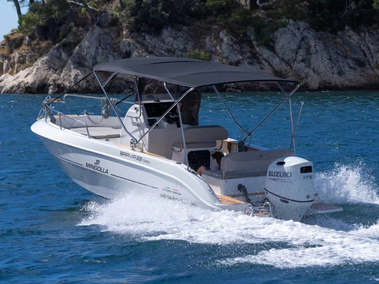 Pronajmout Motorová loď se skipperem či ne Mingolla v Šibenik 