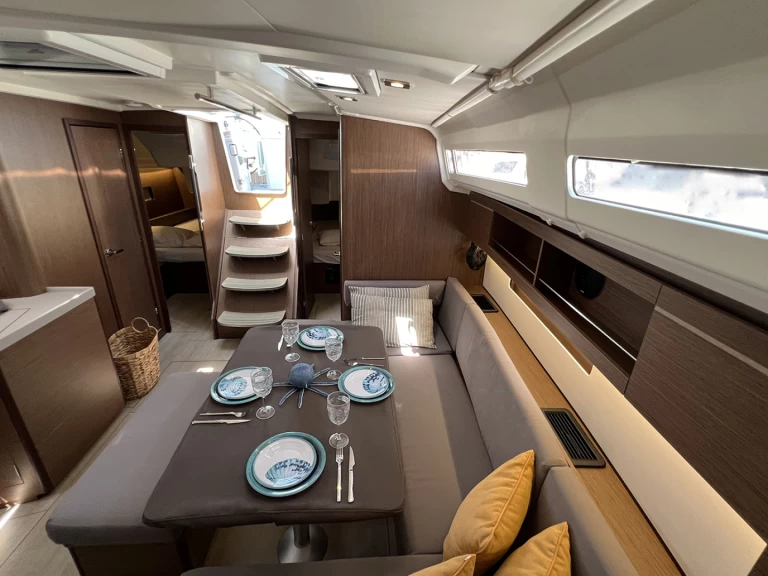 Pronájem Plachetnice Bénéteau s licencí