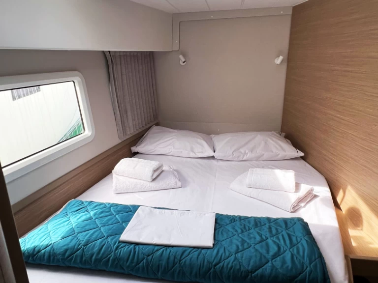 Pronájem lodi Alimos lákavé ceny Lagoon 42