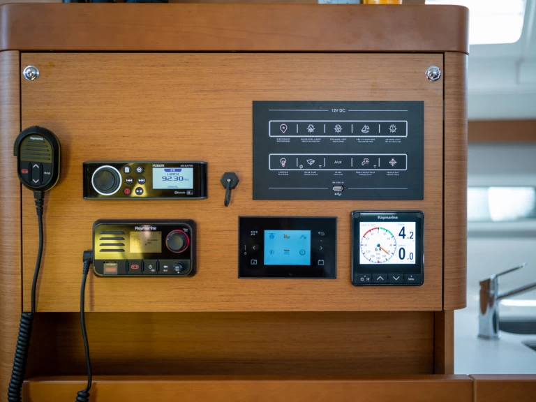 Jeanneau Sun Odyssey 490[G] jednotlivci a charterové společnosti v Alimos