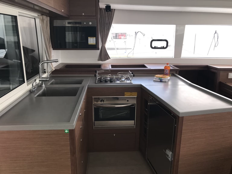 Katamarán k pronájmu v Cugnana Verde za nejlepší cenu