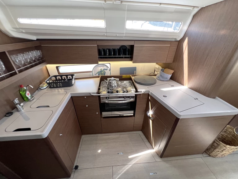 Pronájem lodi Alimos lákavé ceny Oceanis 40.1