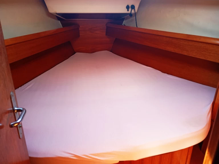 Pronájem Plachetnice Jeanneau s licencí