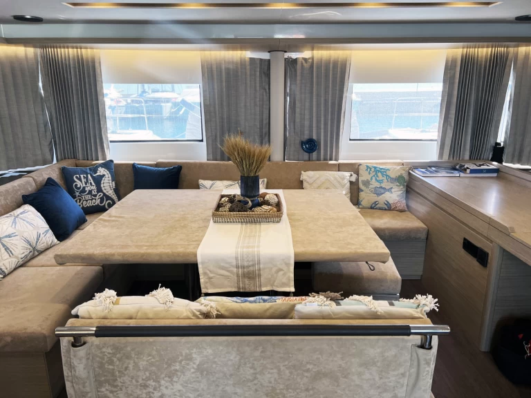 Pronájem Katamarán Lagoon s licencí