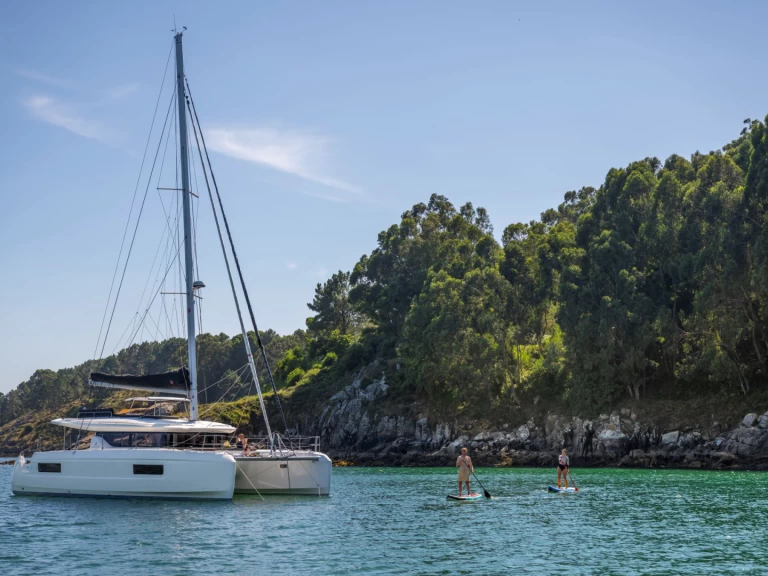 Lagoon Lagoon 43 jednotlivci a charterové společnosti v Alimos