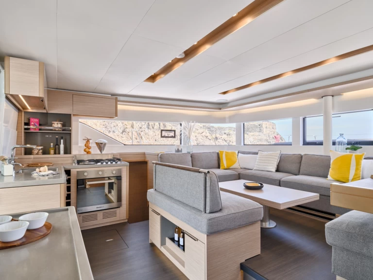 Katamarán k pronájmu v Alimos za nejlepší cenu