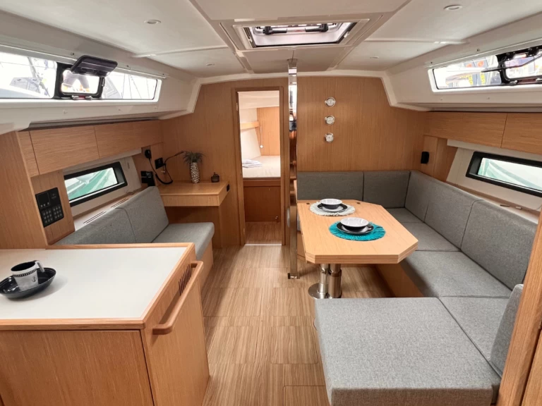 Pronajmout Plachetnice se skipperem či ne Bavaria v Rosignano Solvay-Castiglioncello