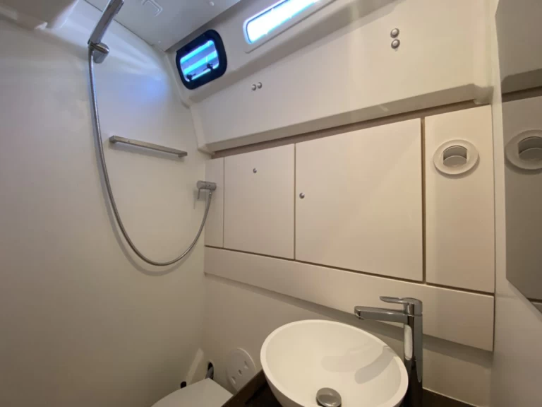 Pronajmout Plachetnice se skipperem či ne Jeanneau v Adaköy