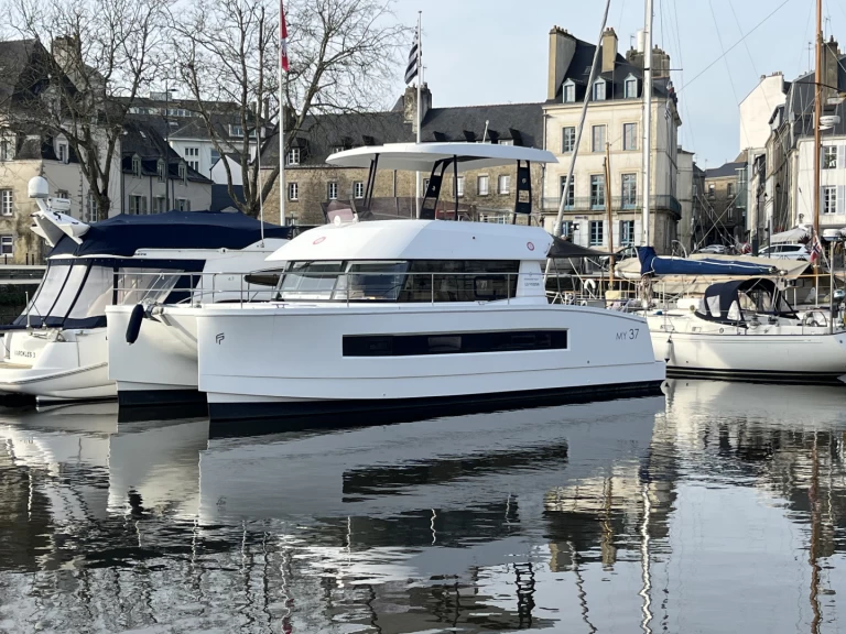 Pronájem Motorová loď v Cogolin -Fountaine Pajot Fountaine Pajot MY 37