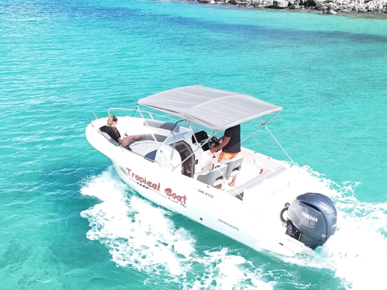 Pronájem Motorová loď Pacific Craft s licencí