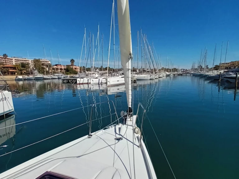 Pronájem Plachetnice Bénéteau s licencí