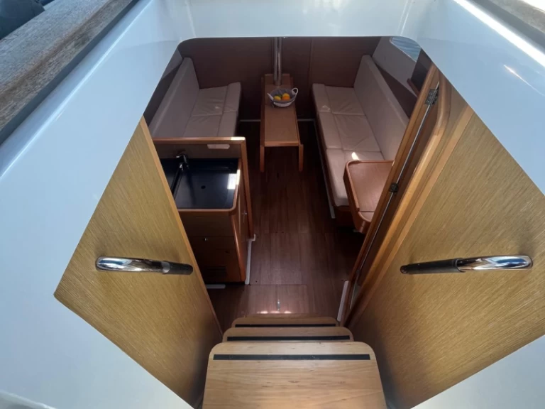 Pronajmout Plachetnice se skipperem či ne Jeanneau v Cannigione