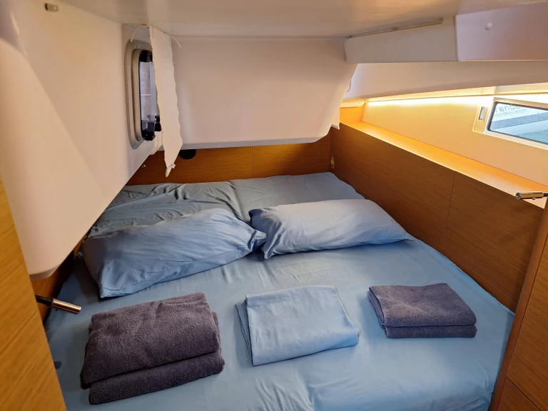 Pronajmout Plachetnice se skipperem či ne Jeanneau v Furnari