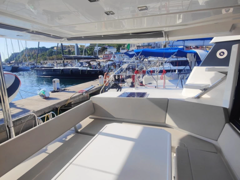 Leopard Catamarans / Robertson & Caine Leopard 42 - 4 cab. jednotlivci a charterové společnosti v Procida