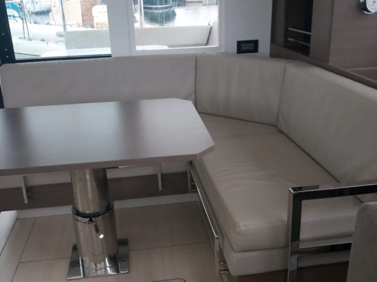 Pronájem Katamarán v Cannigione -Leopard Catamarans / Robertson & Caine Leopard 42 - 4 cab.