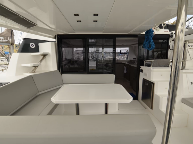 Pronájem Katamarán v Procida -Leopard Catamarans / Robertson & Caine Leopard 42 - 4 cab.