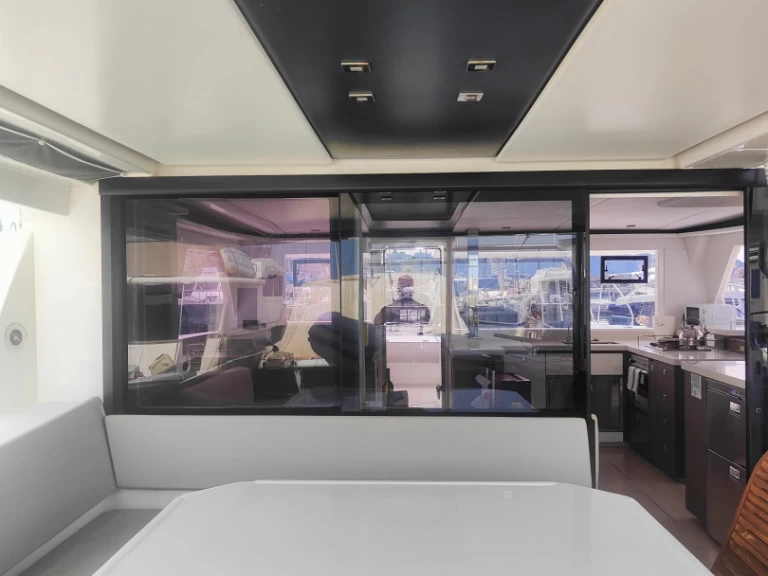 Pronajmout si Leopard Catamarans / Robertson & Caine Leopard 45 v Procida