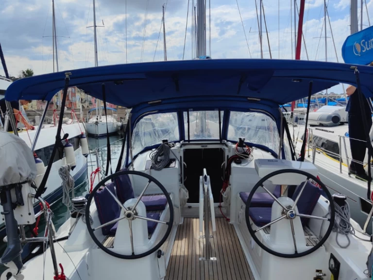 Pronájem Plachetnice Bénéteau s licencí