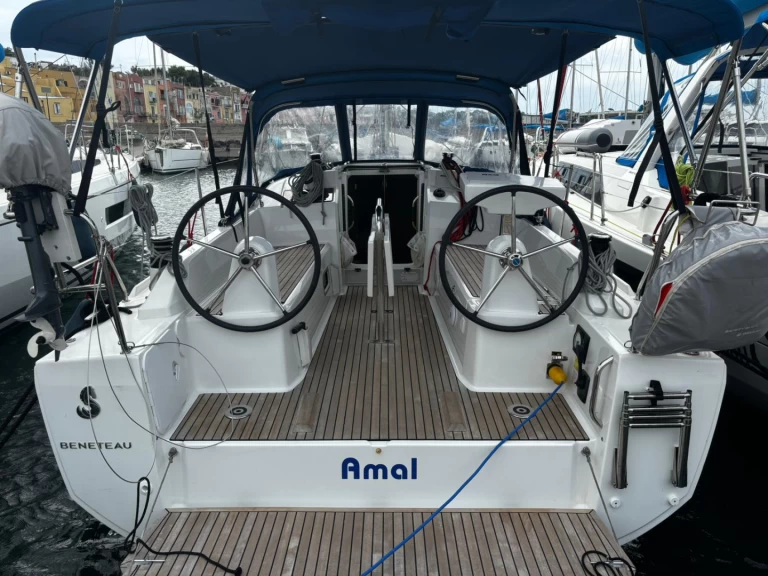 Plachetnice k pronájmu v Procida za nejlepší cenu