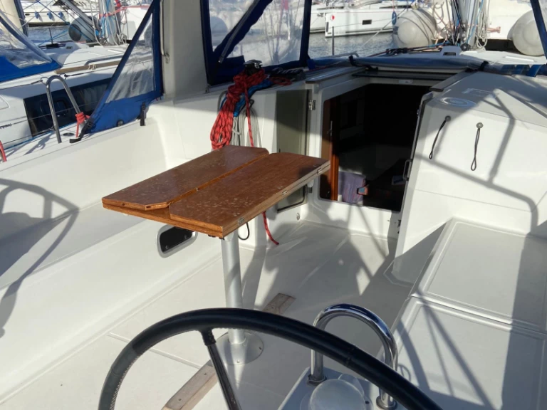 Pronájem lodi Bénéteau Oceanis 38 v Procida na Samboatu