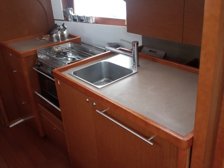 Pronájem lodi Bénéteau Oceanis 38 v Cannigione na Samboatu