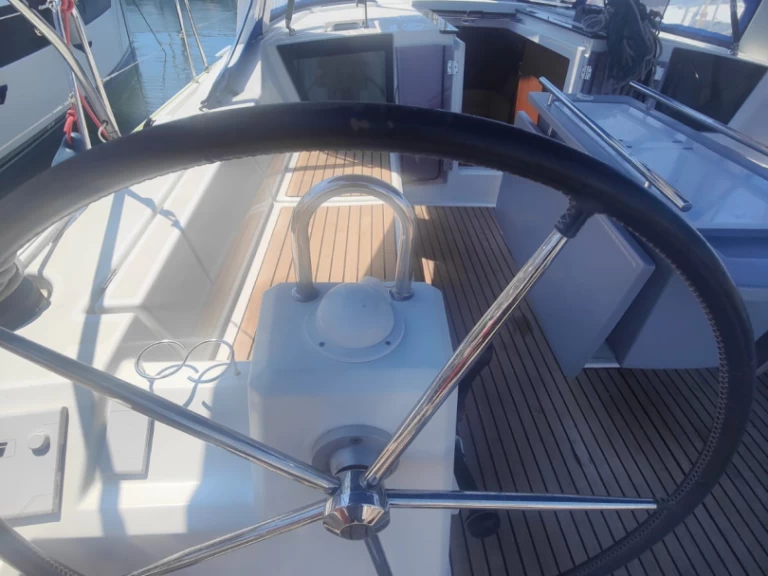 Plachetnice k pronájmu v Procida za nejlepší cenu