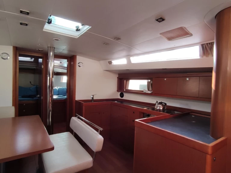 Pronajmout Plachetnice se skipperem či ne Bénéteau v Furnari