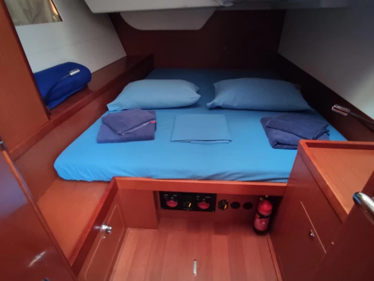 Pronájem Plachetnice Bénéteau s licencí