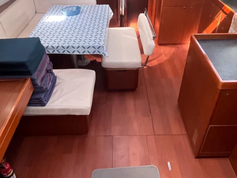 Pronájem Plachetnice Bénéteau s licencí