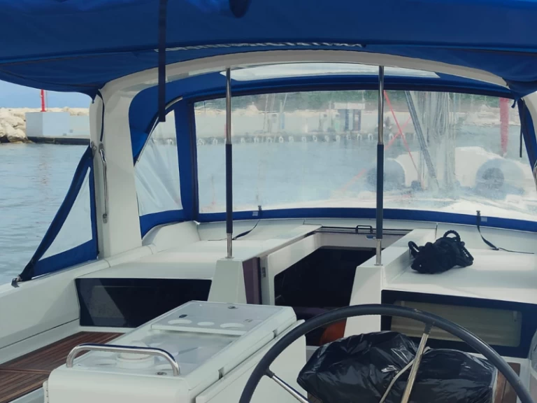 Pronájem Plachetnice Bénéteau s licencí