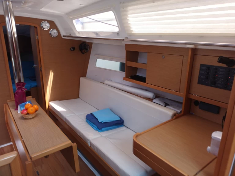 Pronájem lodi Jeanneau Sun Odyssey 319 v Furnari na Samboatu