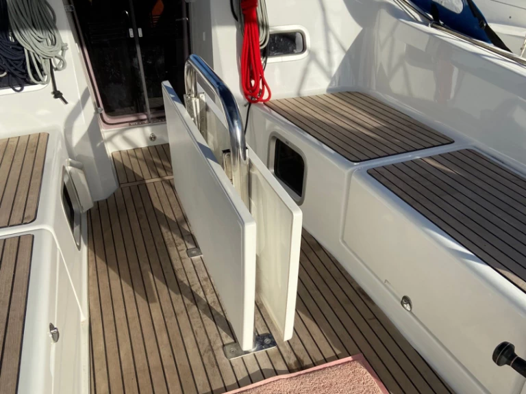 Pronájem lodi Jeanneau Sun Odyssey 380 v Cannigione na Samboatu