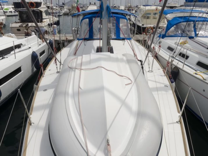 Pronajmout si Jeanneau Sun Odyssey 409 v Procida