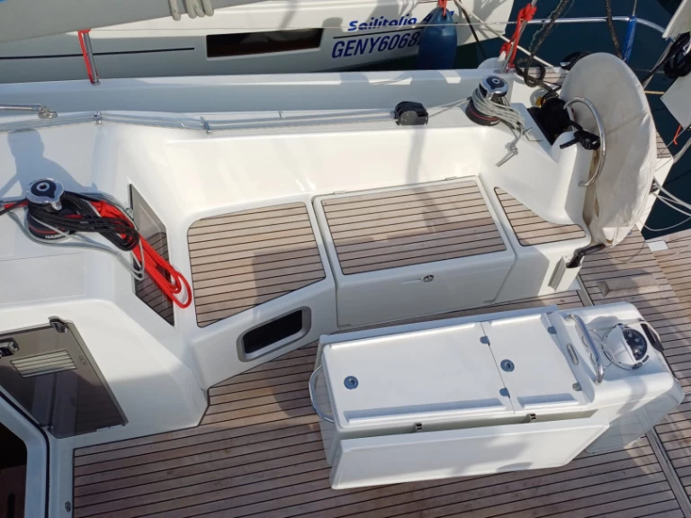 Pronájem Plachetnice Jeanneau s licencí