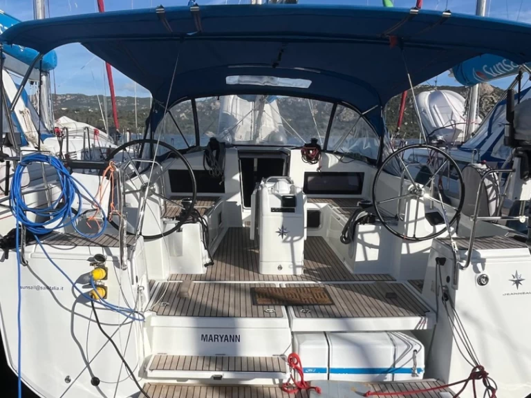 Pronájem Plachetnice Jeanneau s licencí