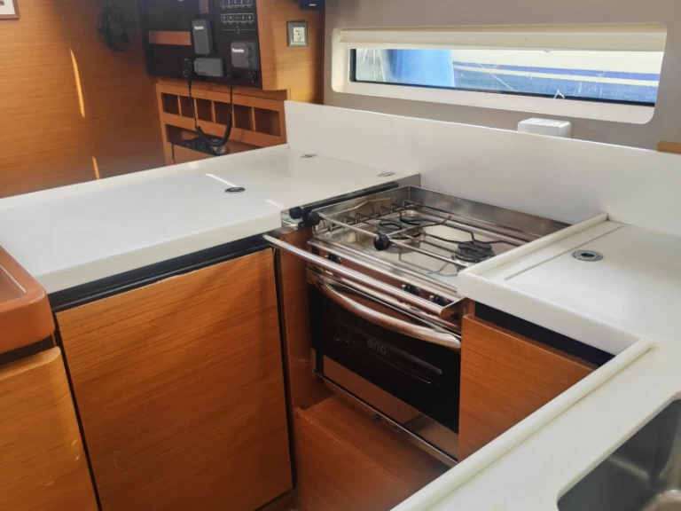 Pronájem lodi Furnari lákavé ceny Sun Odyssey 440