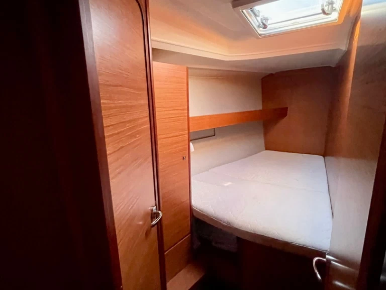 Plachetnice k pronájmu v Alicante za nejlepší cenu