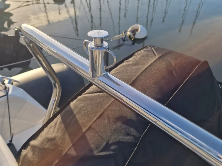 Pronajmout Motorová loď se skipperem či ne Zodiac v Gourbeyre