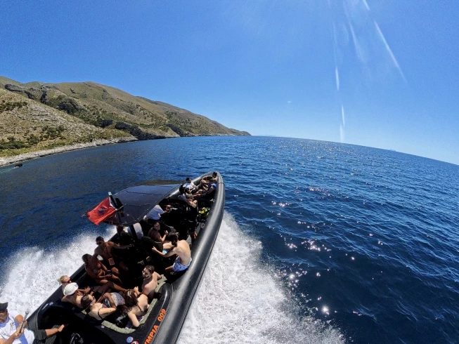 Pronajmout Polotuhá loď se skipperem či ne Olympia Boat  v Vlorë