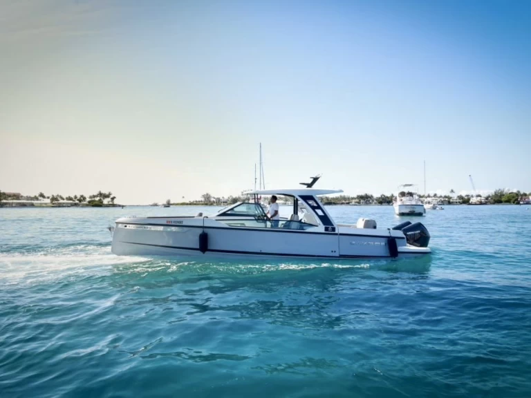 Pronájem Motorová loď Axopar s licencí