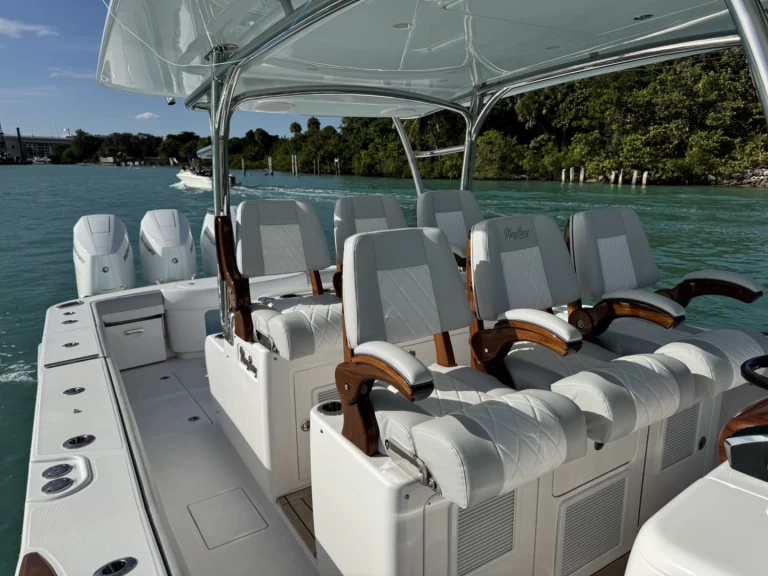 Pronájem Motorová loď MAGBAY s licencí