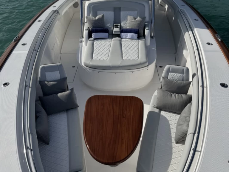 Pronájem lodi West Palm Beach lákavé ceny 43 CC