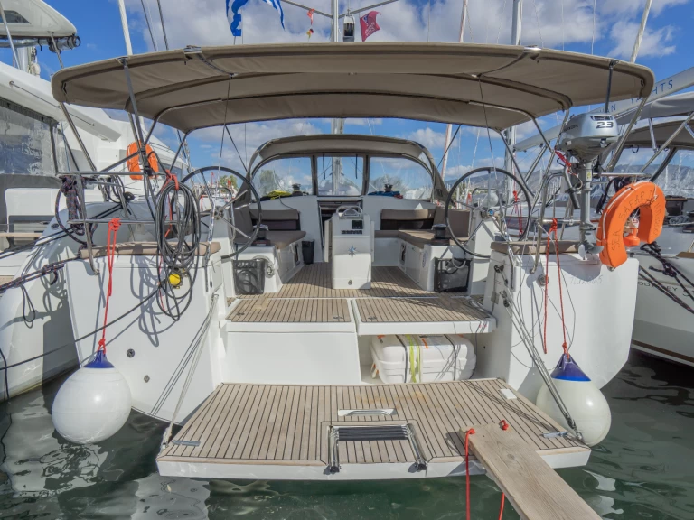 Pronajmout si Jeanneau Sun Odyssey 490 v Nidri