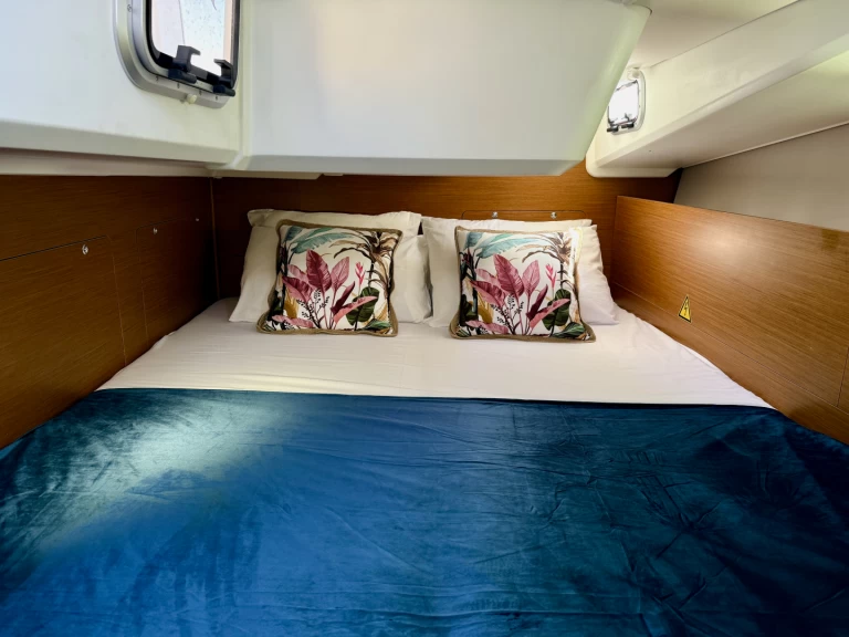 Jeanneau Sun Odyssey 490 jednotlivci a charterové společnosti v Piso Livadi